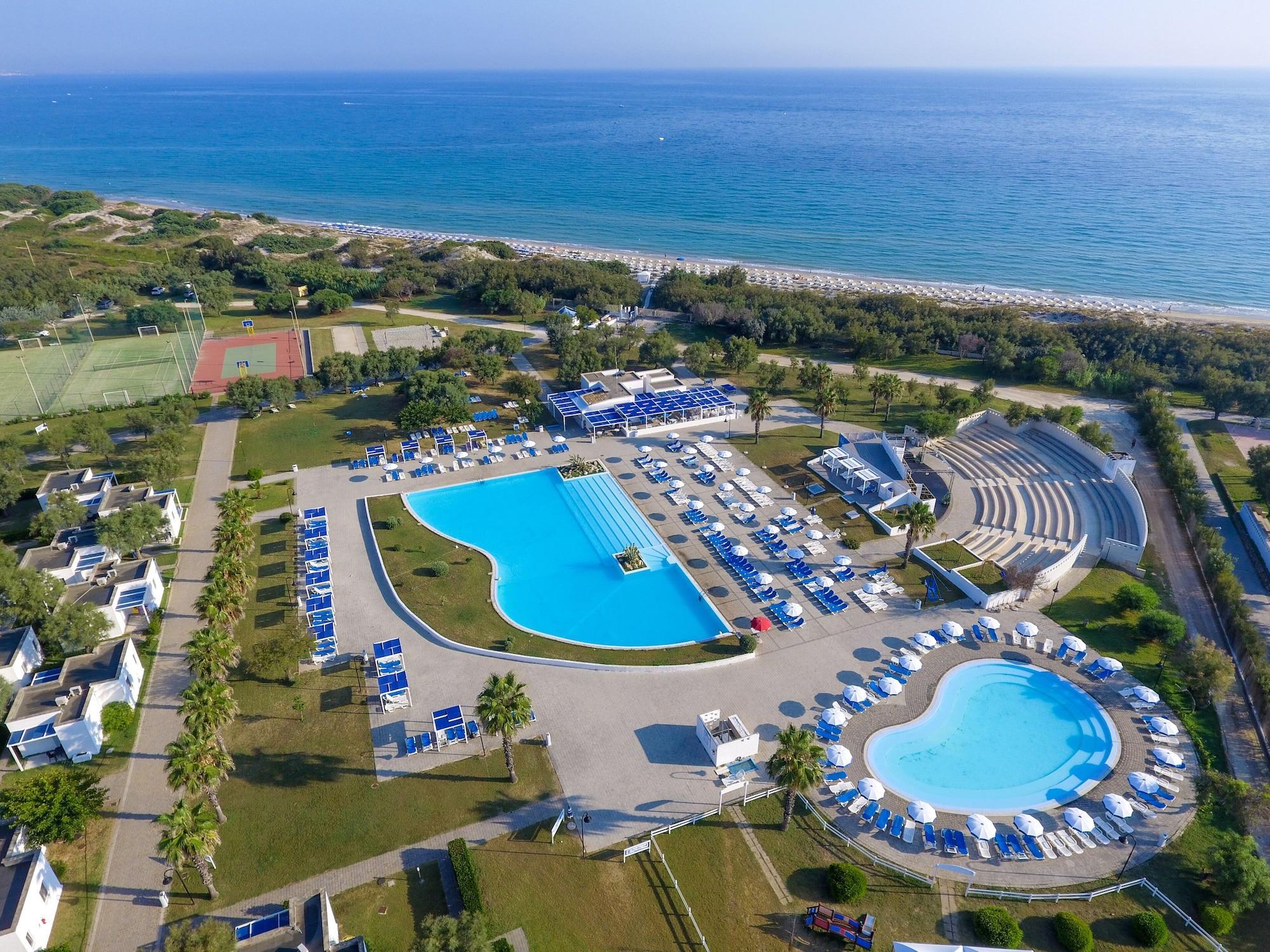 Отель Futura Club Торре-Ринальда Экстерьер фото
