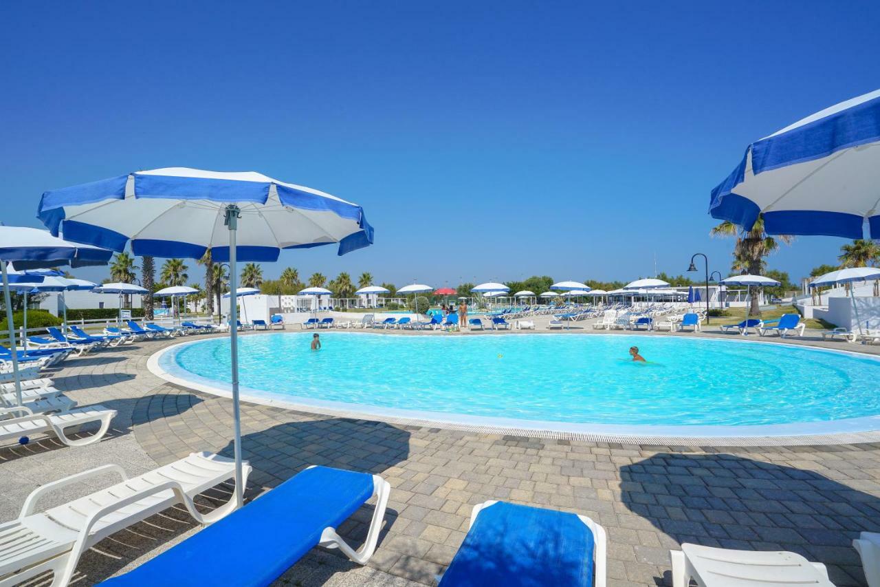 Отель Futura Club Торре-Ринальда Экстерьер фото