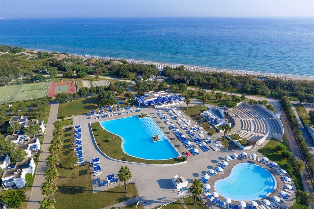 Отель Futura Club Торре-Ринальда Экстерьер фото